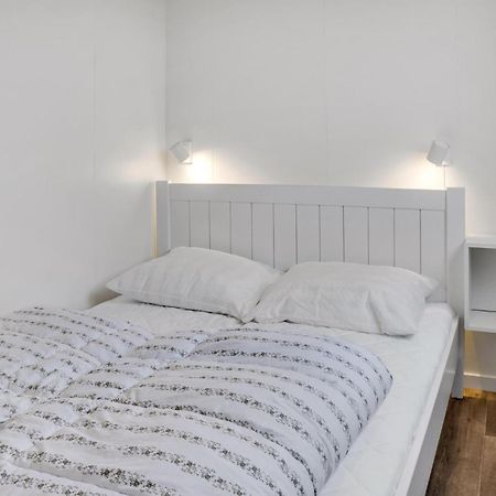 2 Bedroom Nice Apartment In Vaeggerlose Bøtø By 外观 照片