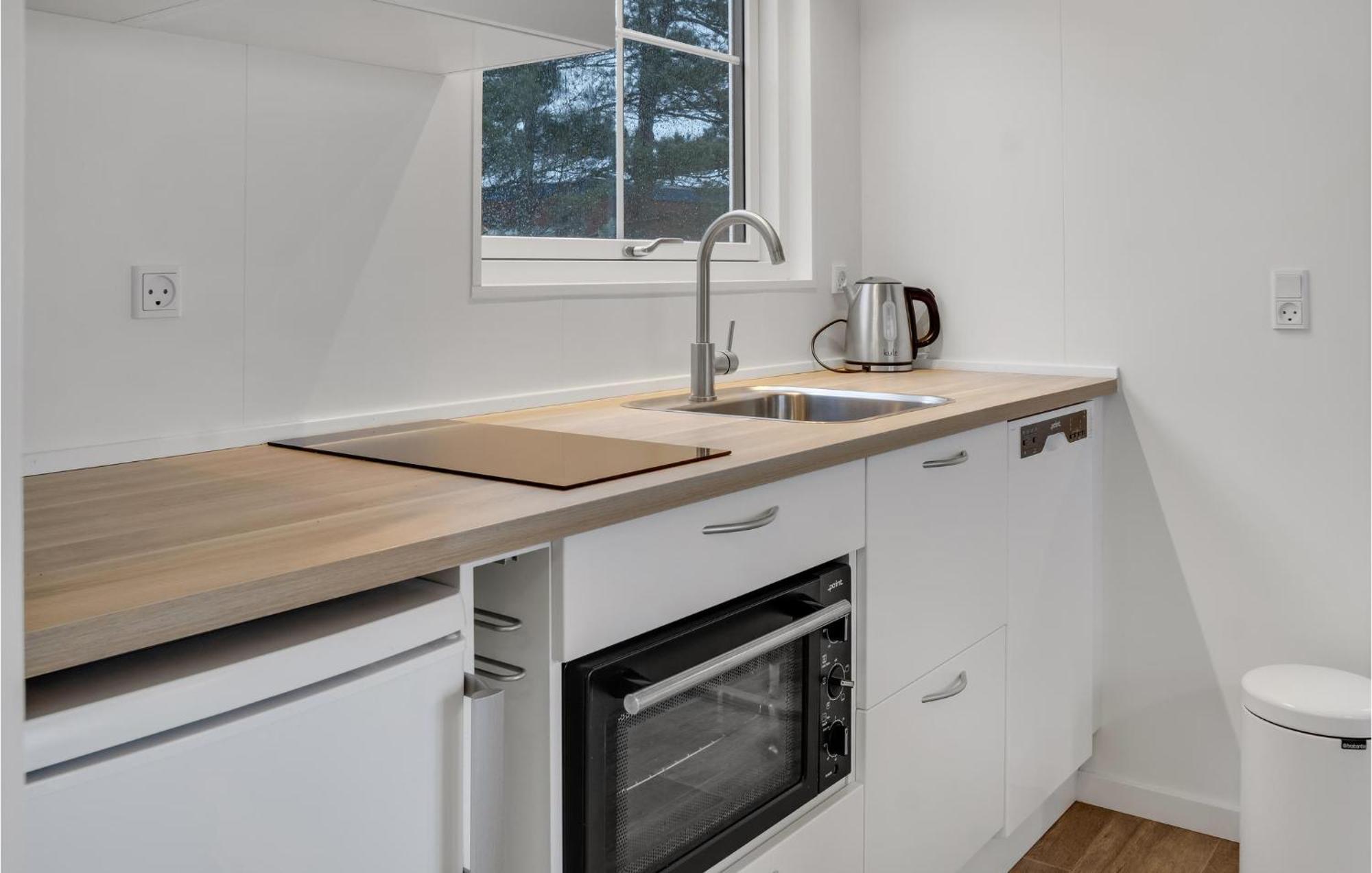 2 Bedroom Nice Apartment In Vaeggerlose Bøtø By 外观 照片